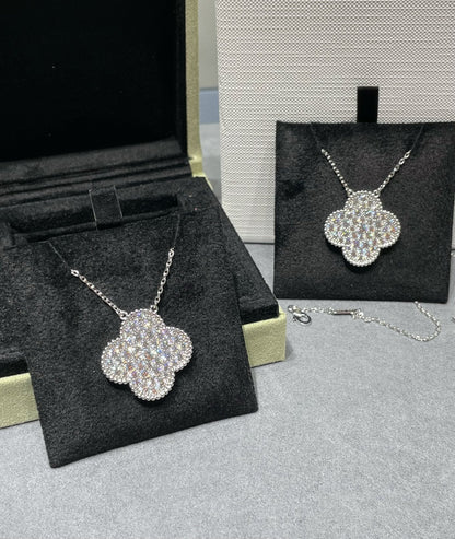 [AuraEcho Jewelry]CLOVER 25MM LARGE PENDANT DIAMOND PAVED SILVER NECKLACE