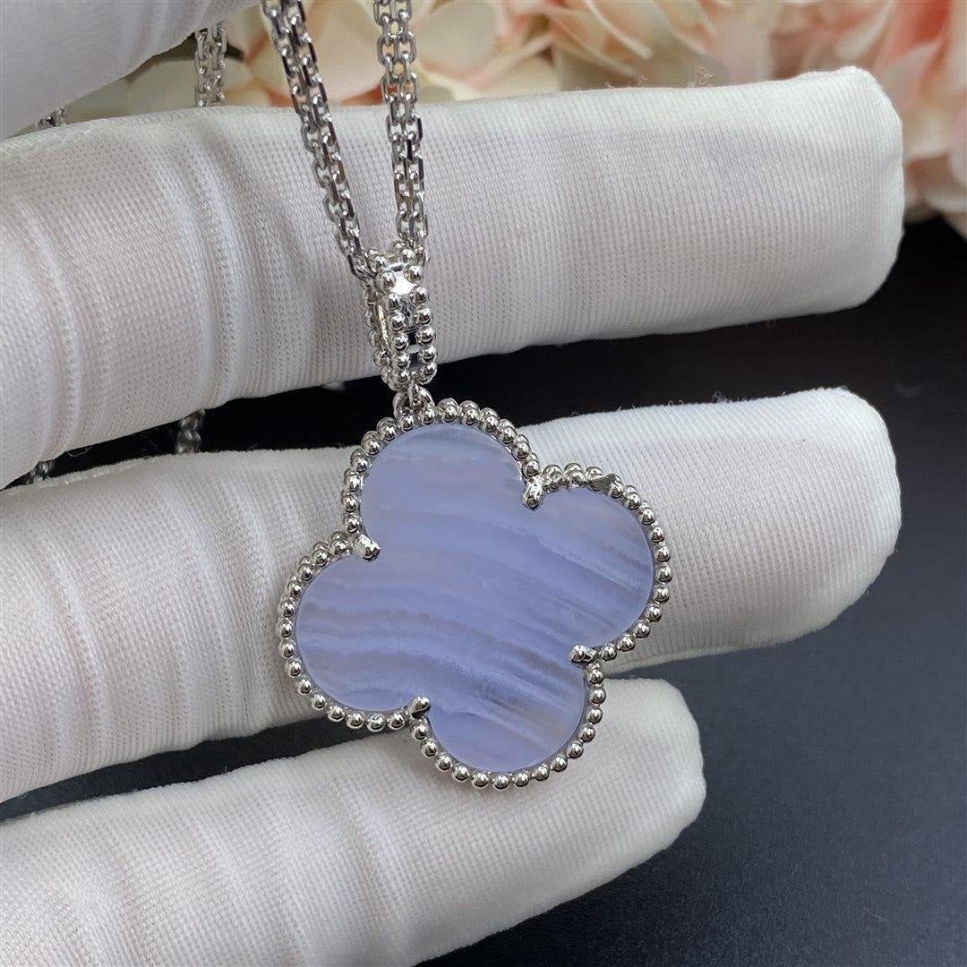 [AuraEcho Jewelry]CLOVER SILVER CHALCEDONY BIG CLOVER NECKLACE