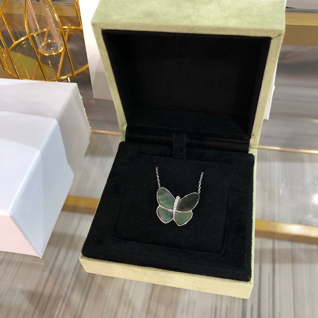 [AuraEcho Jewelry]LARGE BUTTERFLY SILVER PENDANT DIAMOND NECKLACE