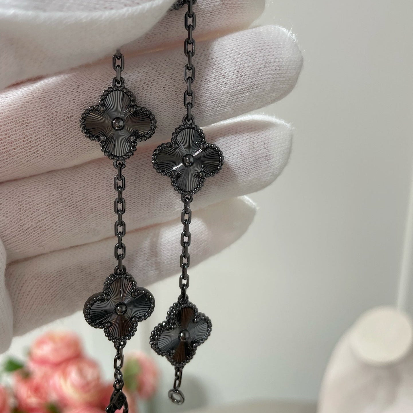 [AuraEcho Jewelry]CLOVER 5 MOTIF BLACK BRACELET