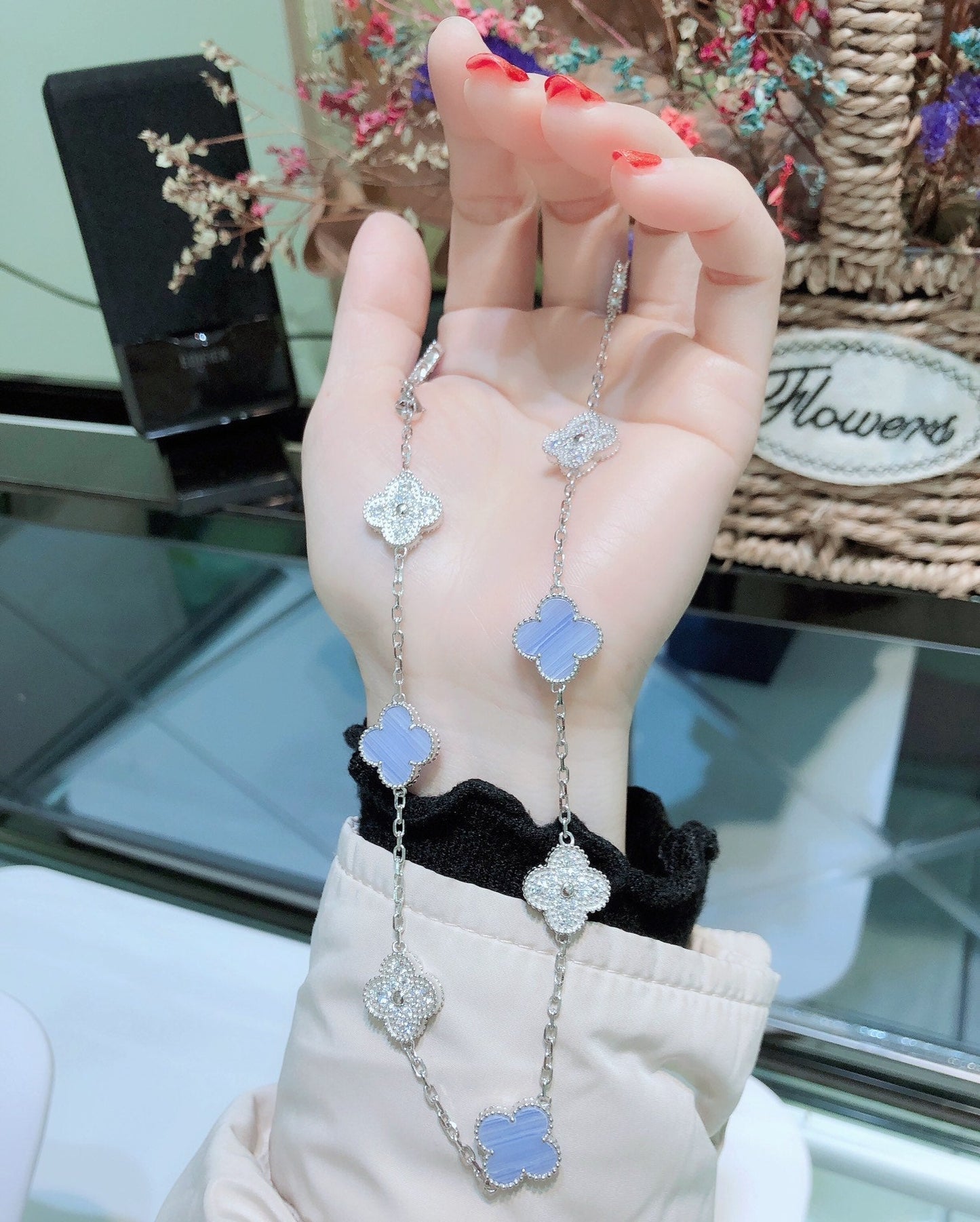 [AuraEcho Jewelry]CLOVER 10 MOTIFS CHALCEDONY DIAMONDS SILVER NECKLACE