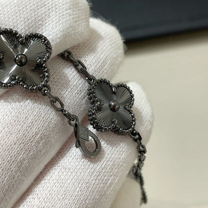 [AuraEcho Jewelry]CLOVER 5 MOTIF BLACK BRACELET