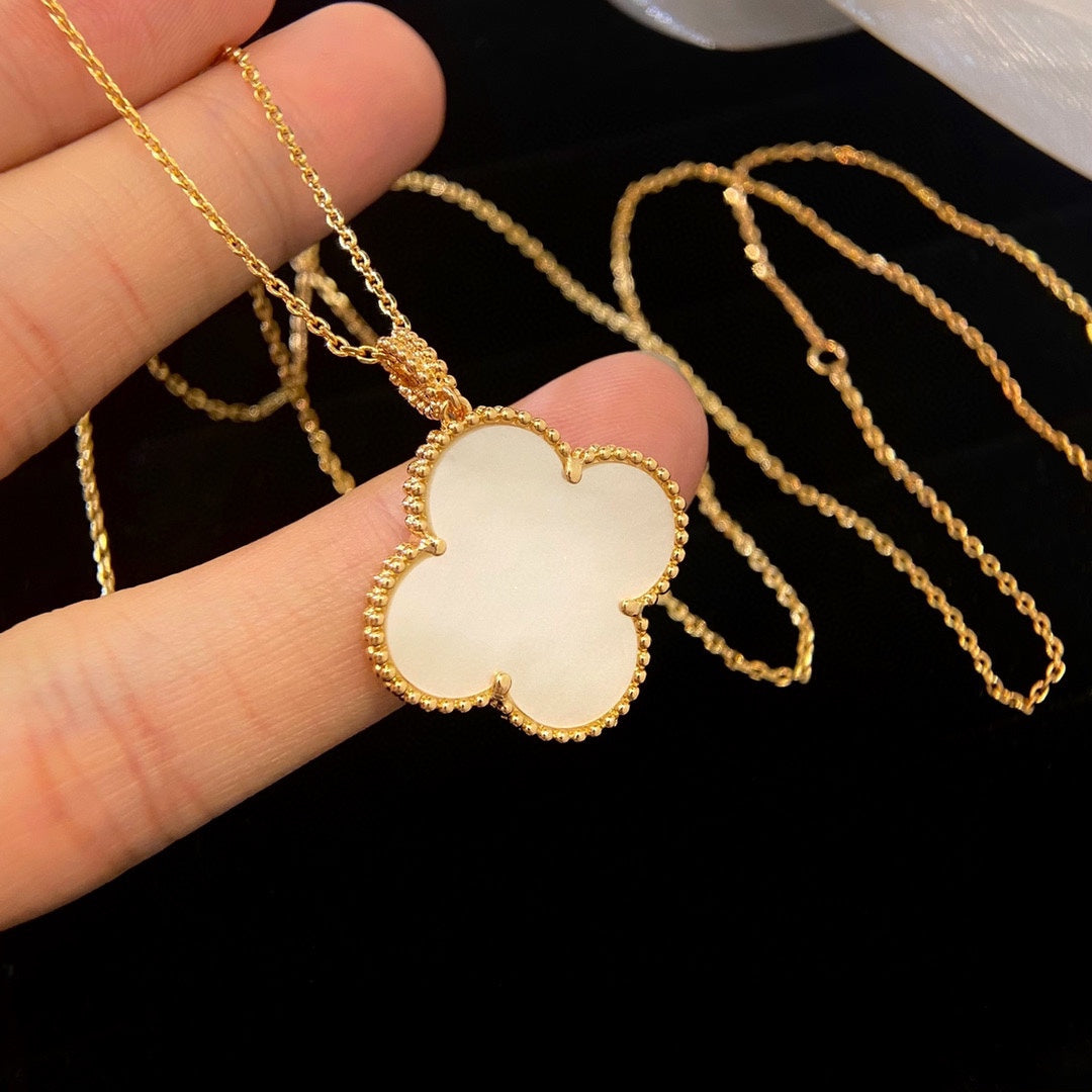 [AuraEcho Jewelry]CLOVER 25MM MOP LARGE PENDANT NECKLACE