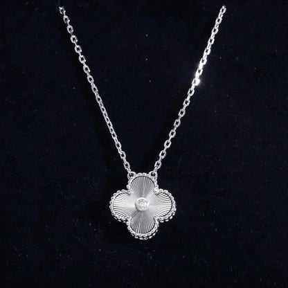 [AuraEcho Jewelry]CLOVER  15MM DIAMOND LASER NECKLACE SILVER