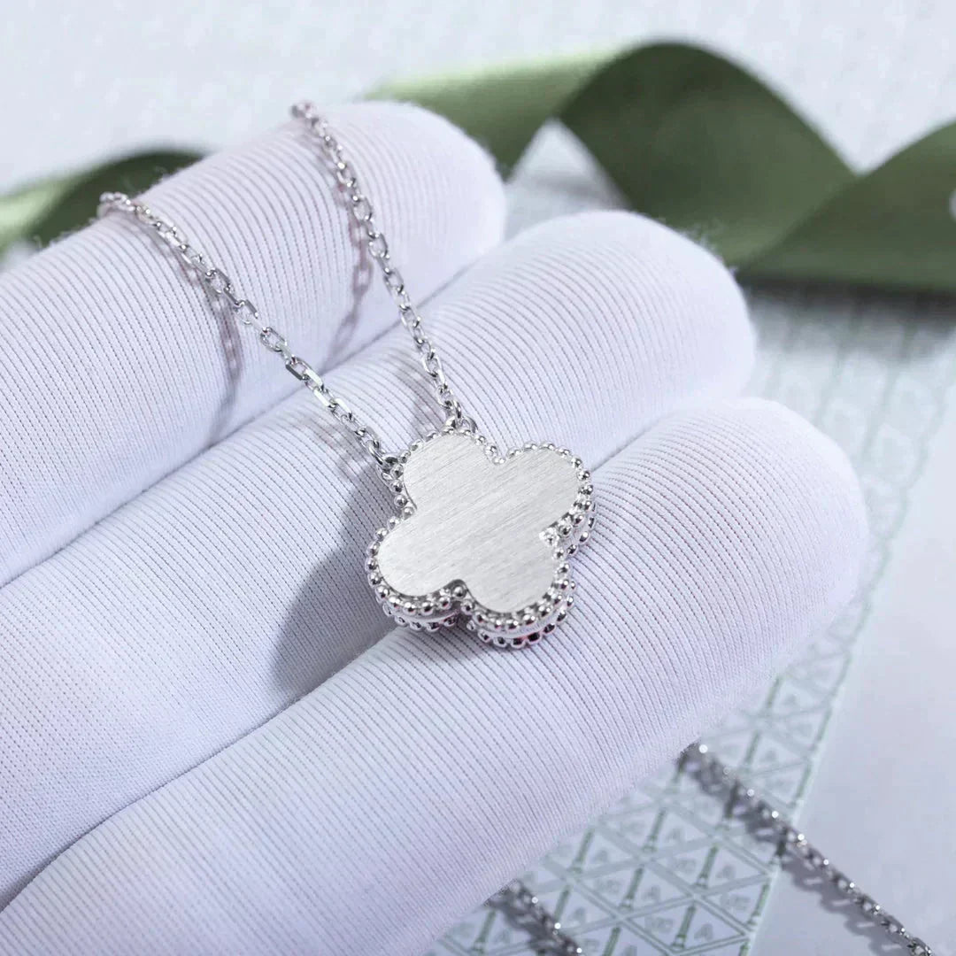 [AuraEcho Jewelry]CLOVER  15MM DIAMOND LASER NECKLACE SILVER
