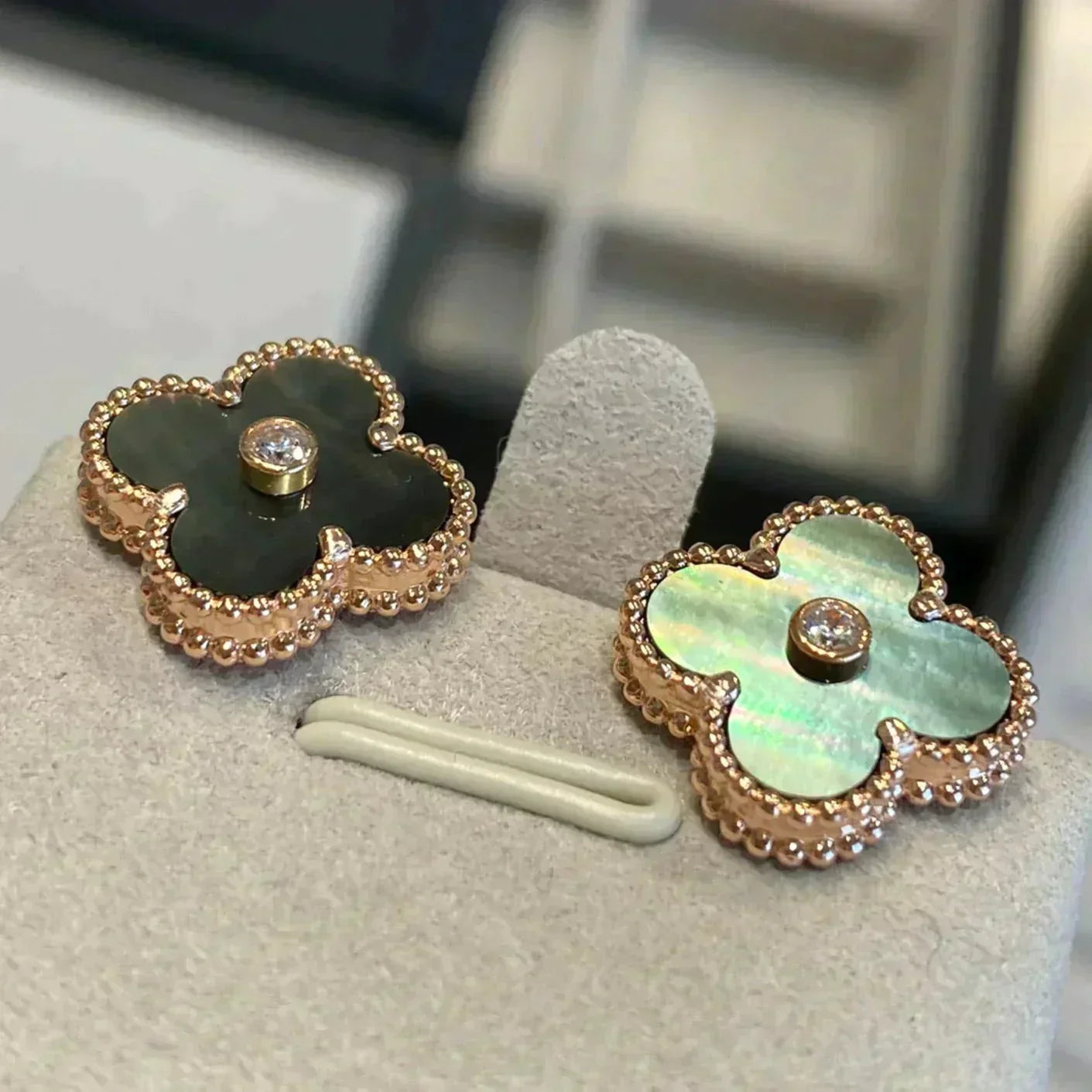 [AuraEcho Jewelry]CLOVER MEDIUM 1 MOTIFS GRAY MOP  DIAMOND EARRINGS