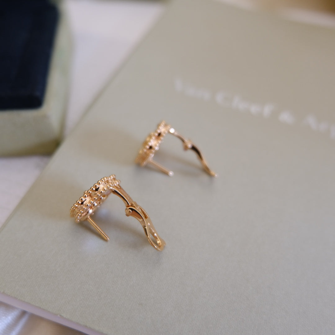 [AuraEcho Jewelry]LUCKY PINK GOLD WHITE MOP EARRINGS