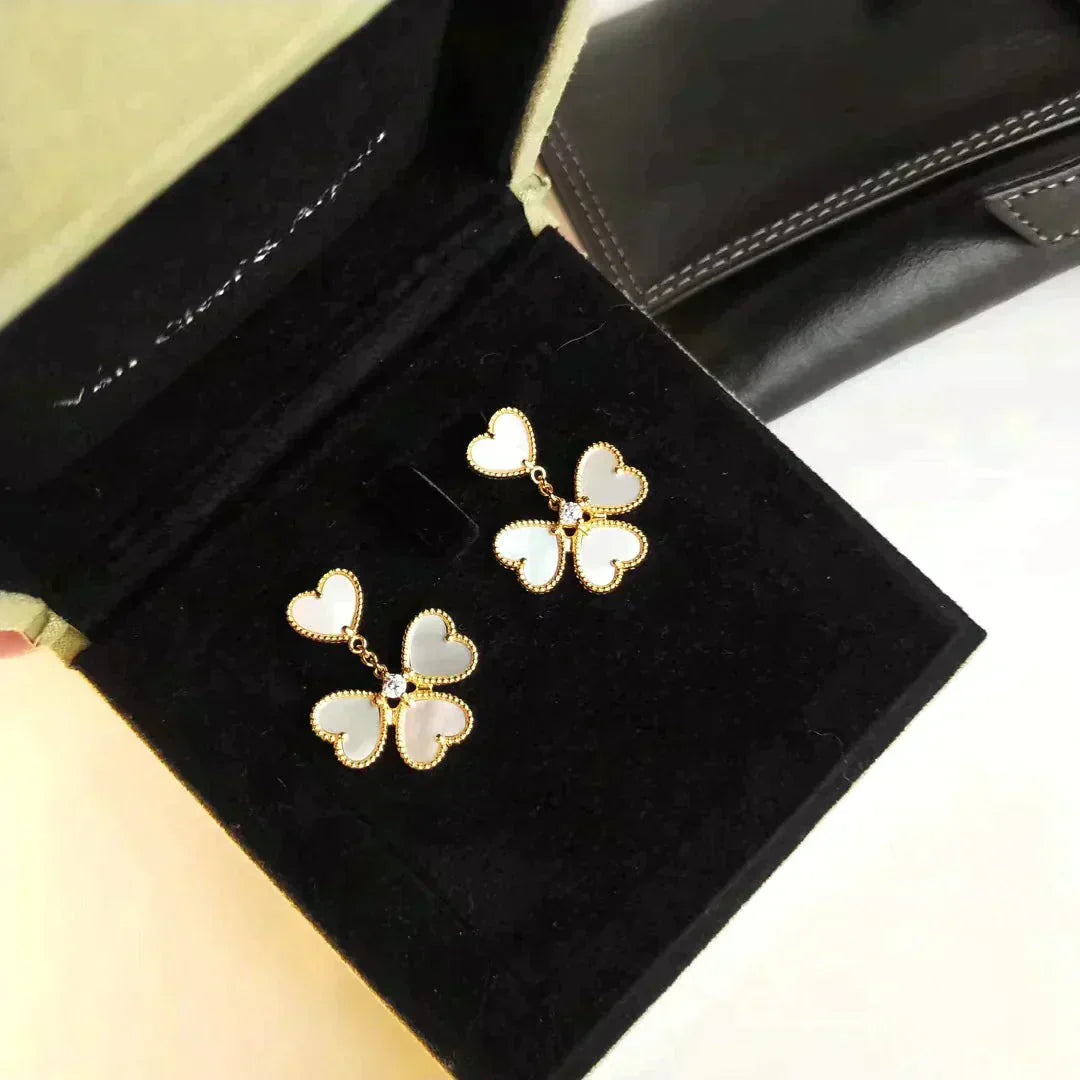 [AuraEcho Jewelry]CLOVER SWEET WHITE MOP EARRINGS