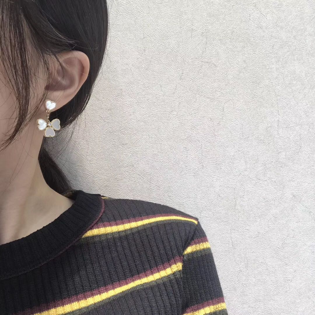[AuraEcho Jewelry]CLOVER SWEET WHITE MOP EARRINGS