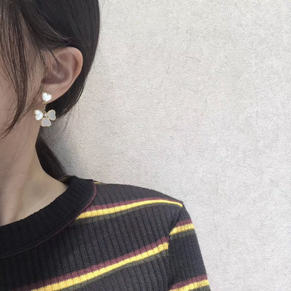 [AuraEcho Jewelry]CLOVER SWEET WHITE MOP EARRINGS