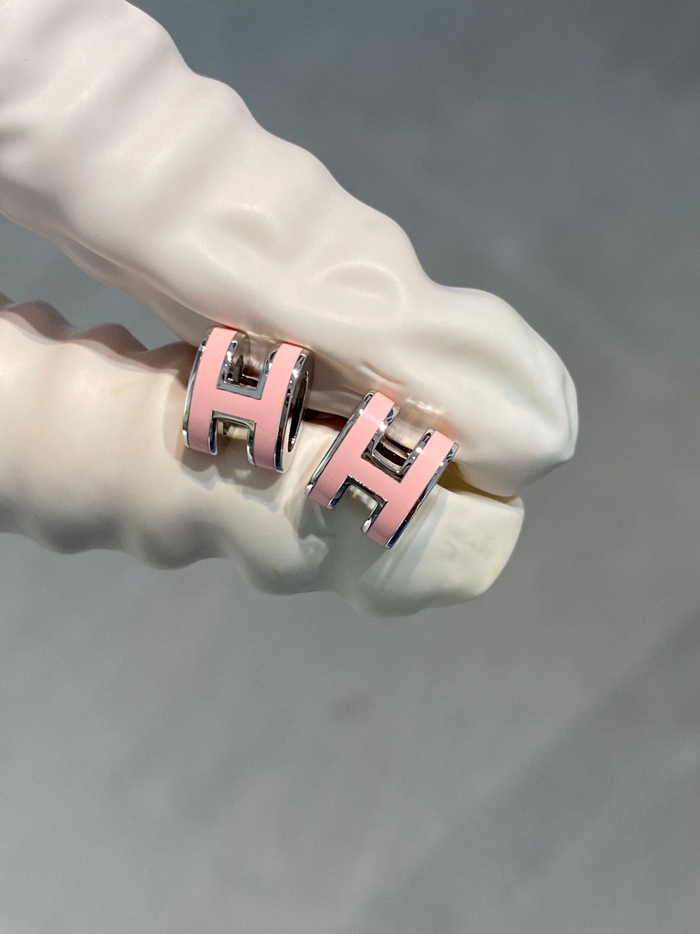 [AuraEcho Jewelry]MINI POP H SILVER EARRINGS PINK
