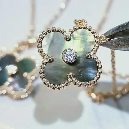 [AuraEcho Jewelry]CLOVER 15MM DIAMOND AND MOTHER-OF-GREY NECKLACE