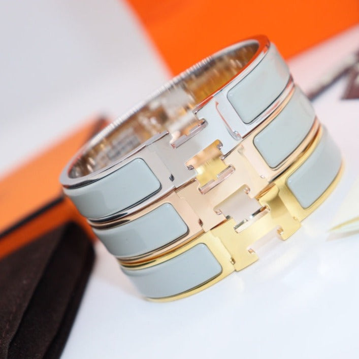 [AuraEcho Jewelry]H LIGHT BLUE BRACELET