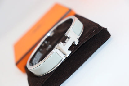 [AuraEcho Jewelry]H LIGHT BLUE BRACELET
