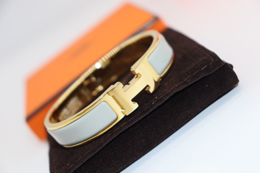 [AuraEcho Jewelry]H LIGHT BLUE BRACELET