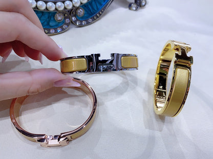 [AuraEcho Jewelry]H CHAMPAGNE BRACELET