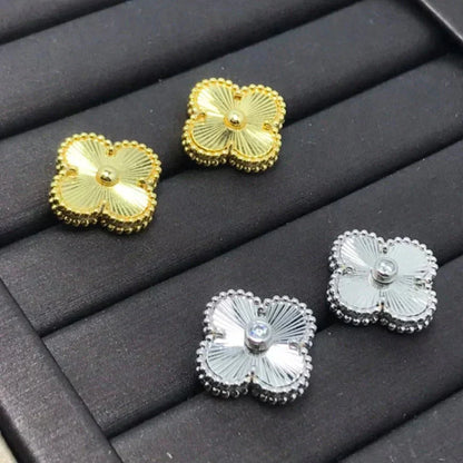 [AuraEcho Jewelry]CLOVER MINI 9.5MM LASER EARRINGS