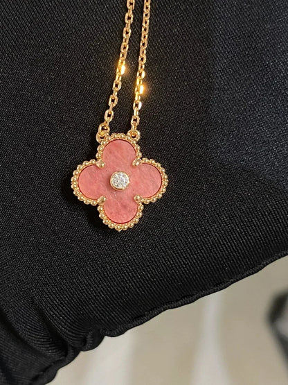 [AuraEcho Jewelry]CLOVER 15MM DIAMOND RHODONITE NECKLACE