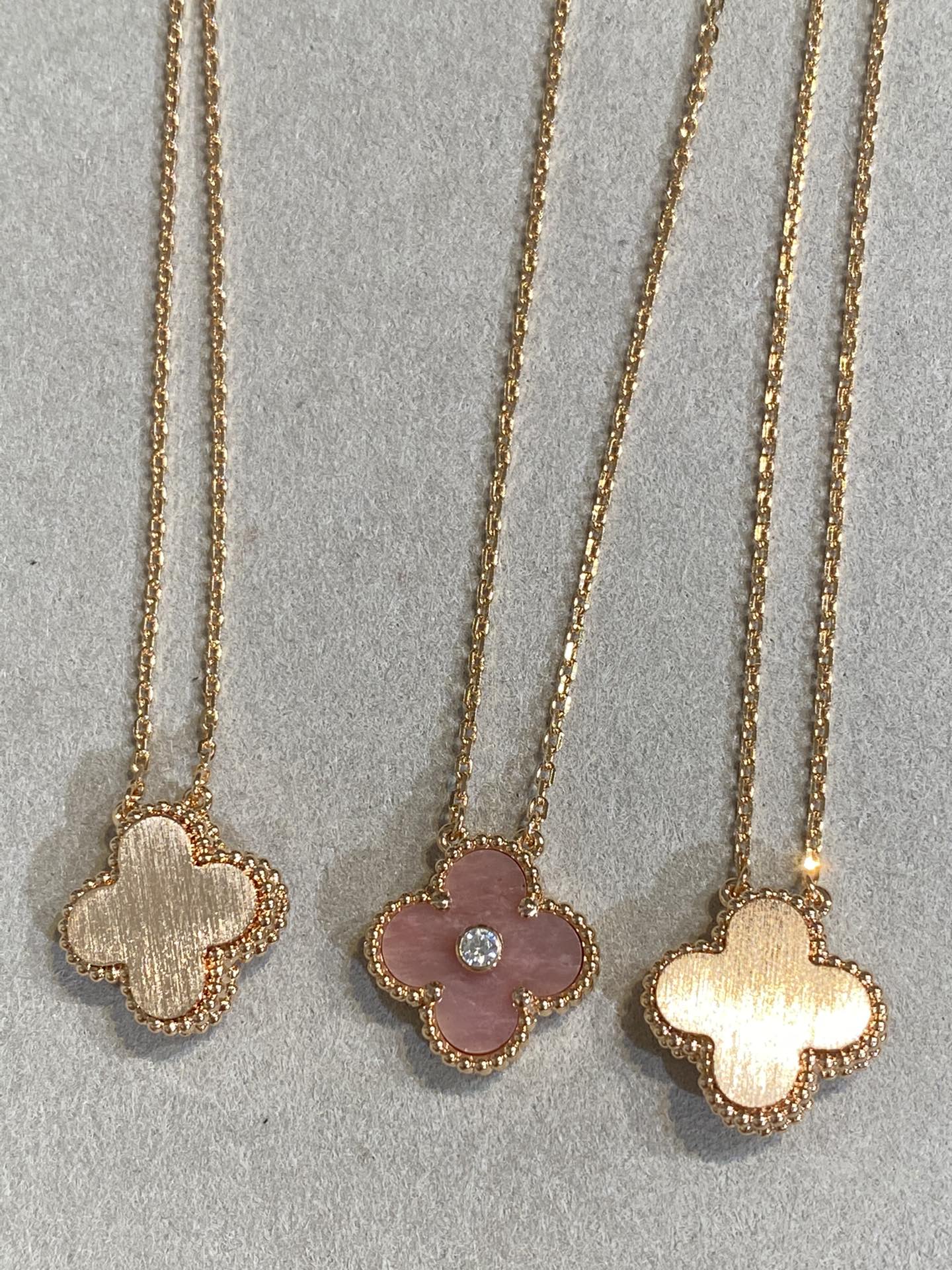[AuraEcho Jewelry]CLOVER 15MM DIAMOND RHODONITE NECKLACE