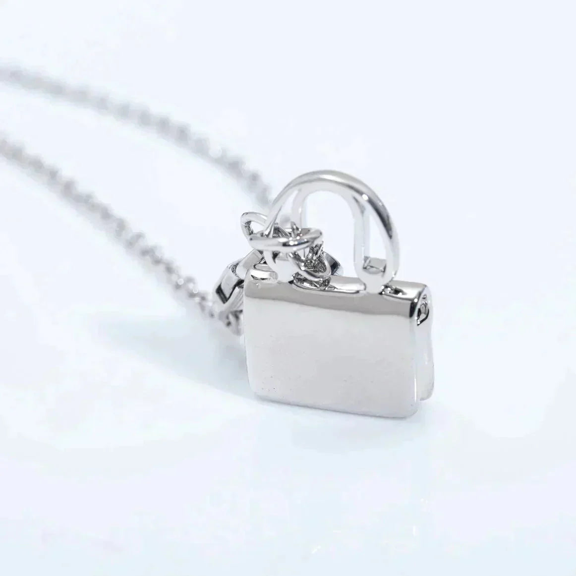 [AuraEcho Jewelry]AMULETTE PEDANT SILVER NECKLACE
