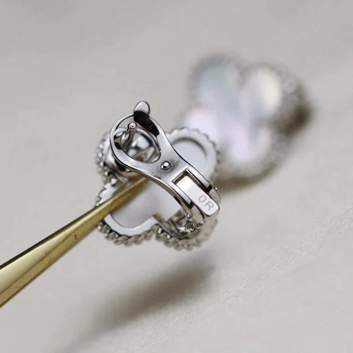 [AuraEcho Jewelry]CLOVER MEDIUM 1 MOTIFS  WHITE MOP EARRINGS SILVER