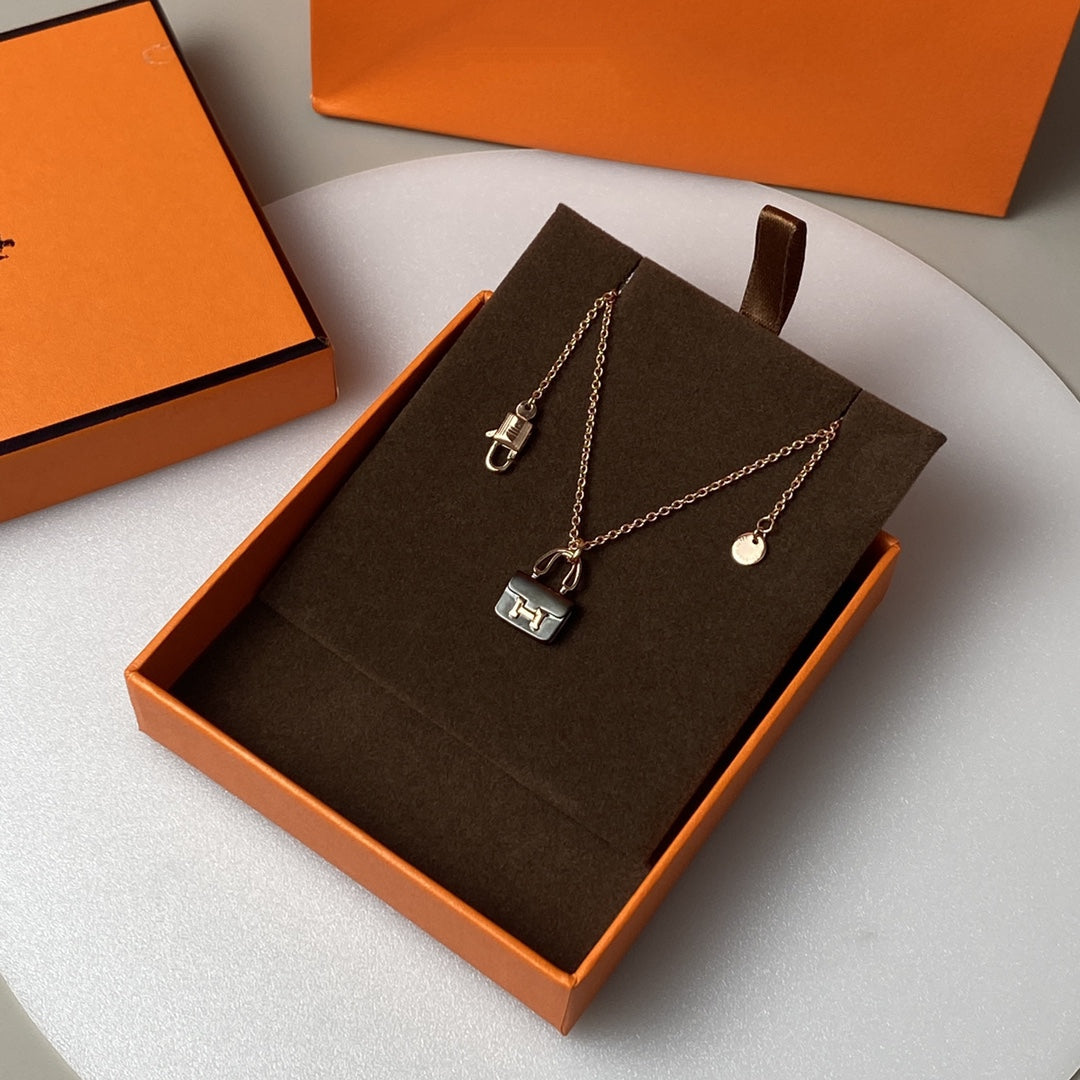 [AuraEcho Jewelry]CONSTANCE BLACK PEDANT PINK GOLD NECKLACE