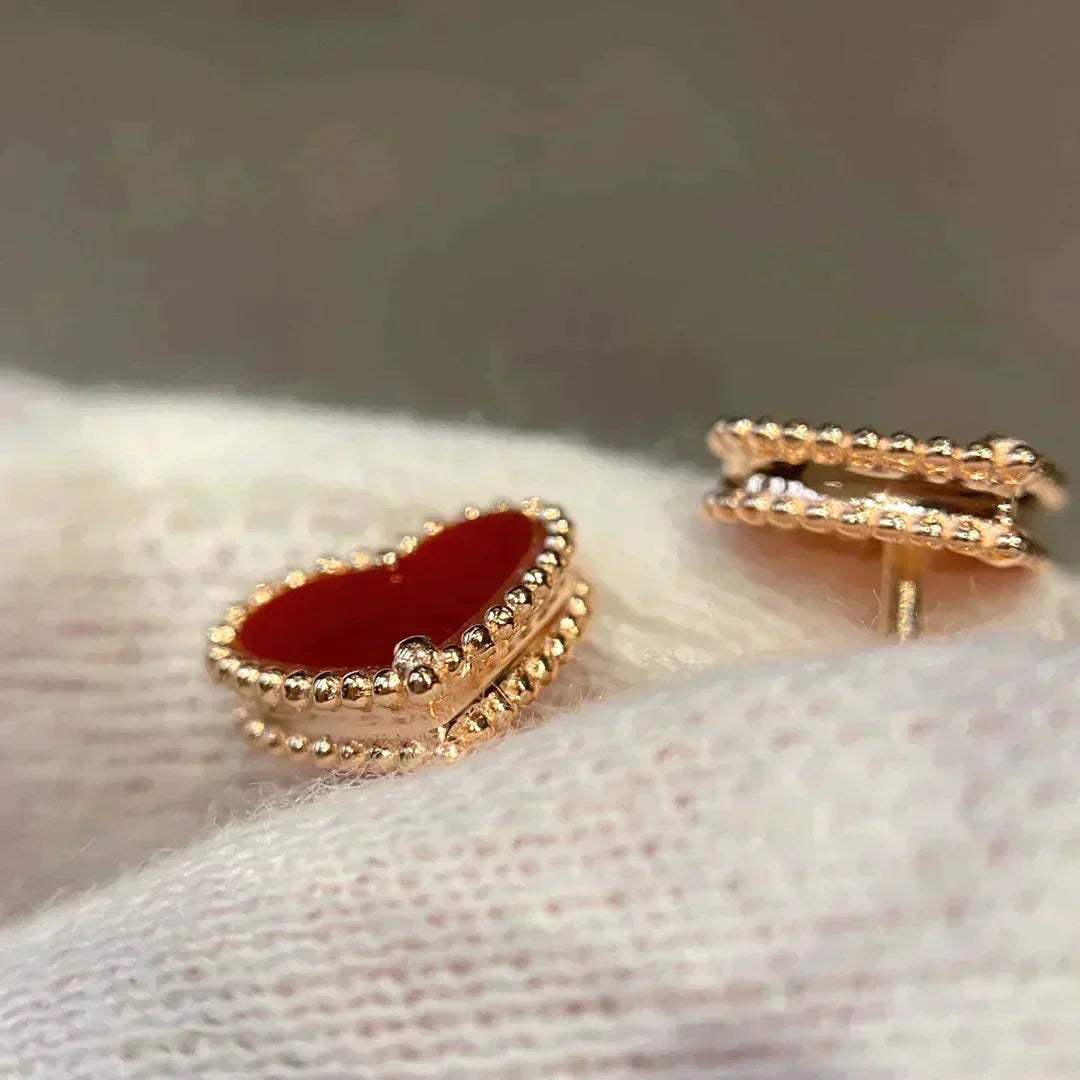 [AuraEcho Jewelry]HEART CARNELIAN STUD EARRINGS