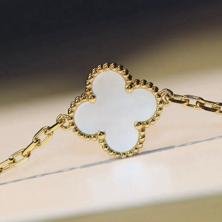 [AuraEcho Jewelry]CLOVER 20 MOTIFS WHITE MOP NECKLACE