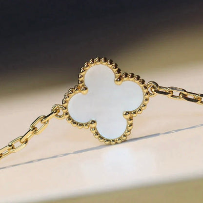 [AuraEcho Jewelry]CLOVER 20 MOTIFS WHITE MOP NECKLACE