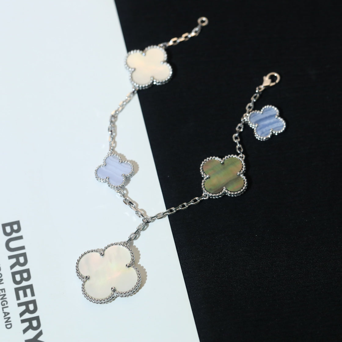 [AuraEcho Jewelry]CLOVER BRACELET 5 MOTIFS MOP CHALCEDONY SILVER