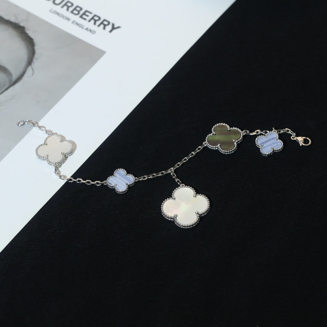[AuraEcho Jewelry]CLOVER BRACELET 5 MOTIFS MOP CHALCEDONY SILVER