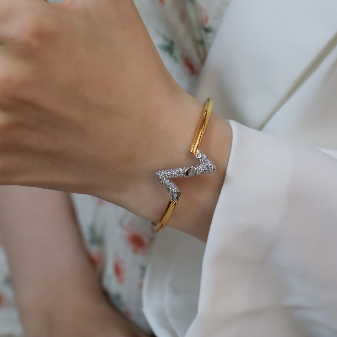[AuraEcho Jewelry]VOLTE UPSITE DOWN GOLD DIAMOND BRACELET