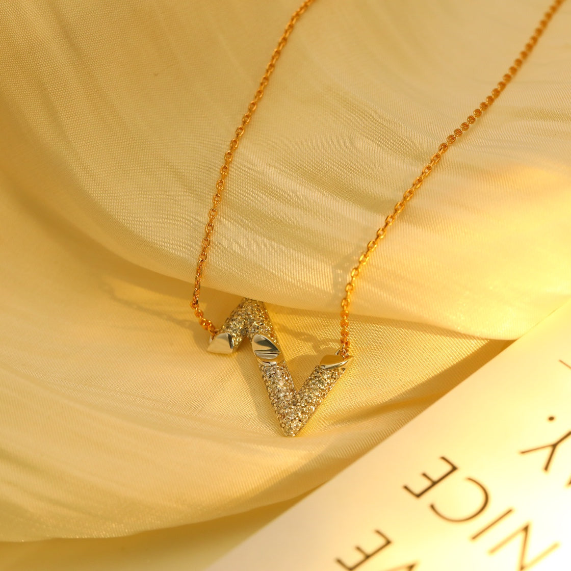 [AuraEcho Jewelry]VOLT SILVER DIAMOND PEDANT NECKLACE