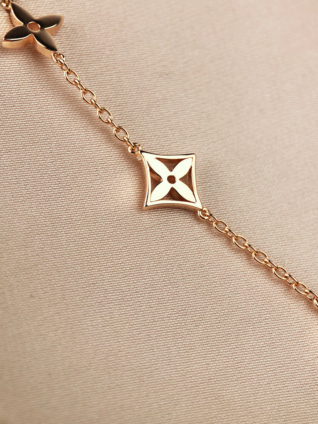 [AuraEcho Jewelry]STAR AND SUN 7 MOTIFS GOLD BRACELET