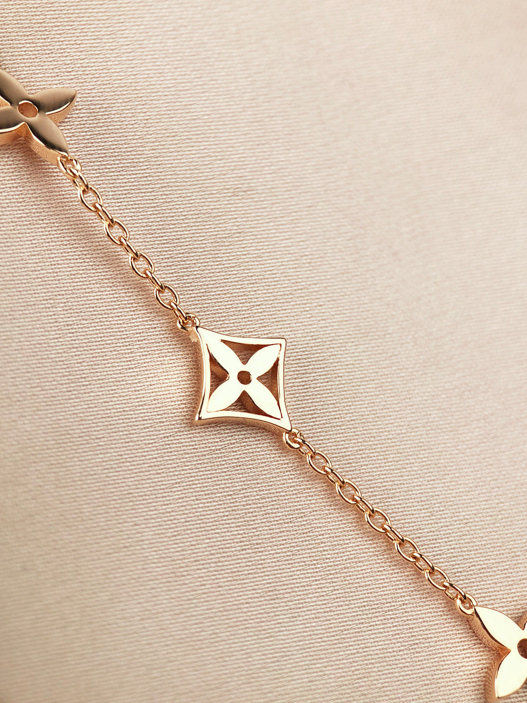 [AuraEcho Jewelry]STAR AND SUN 7 MOTIFS GOLD BRACELET