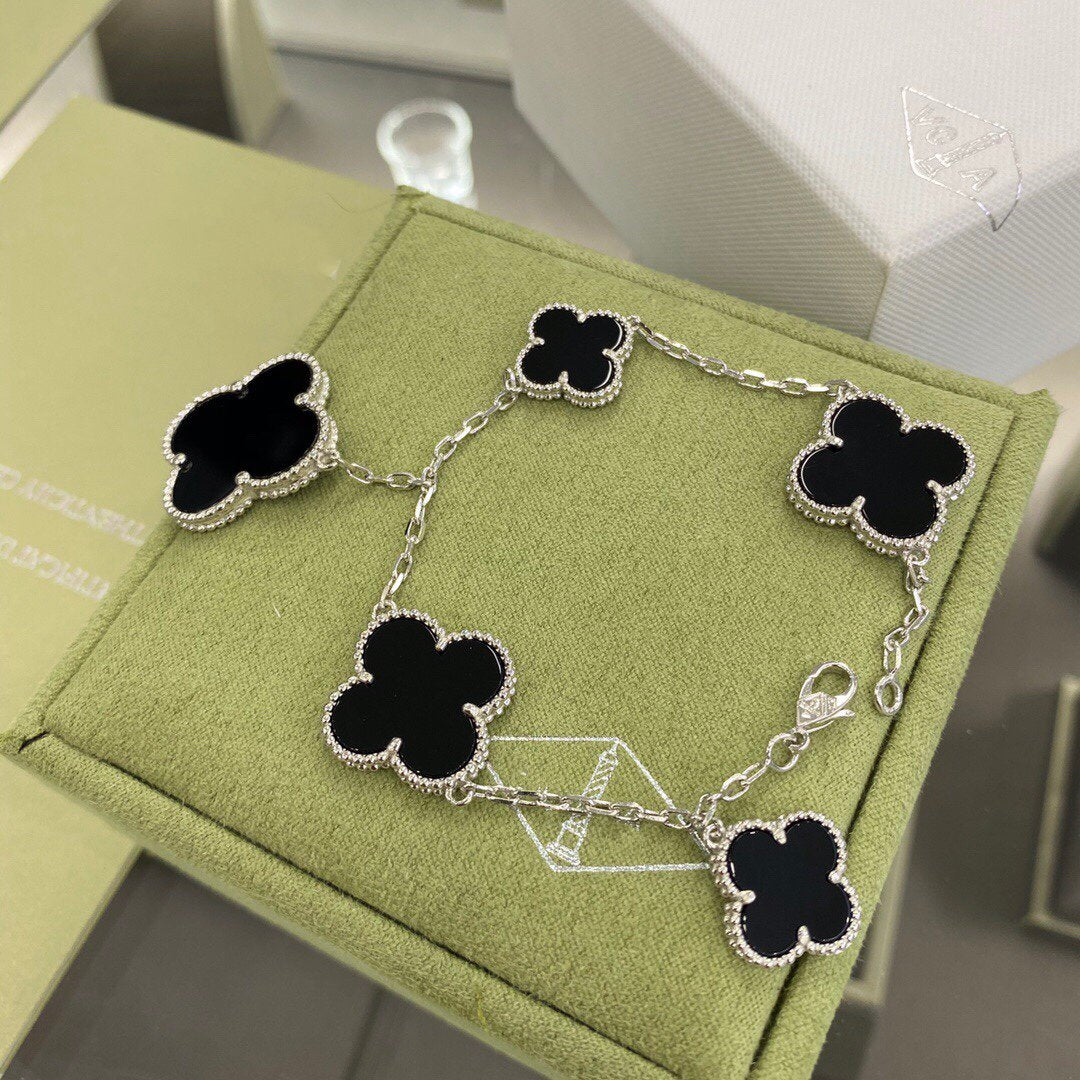 [AuraEcho Jewelry]CLOVER 5 MOTIFS SIVLER ONYX BRACELET