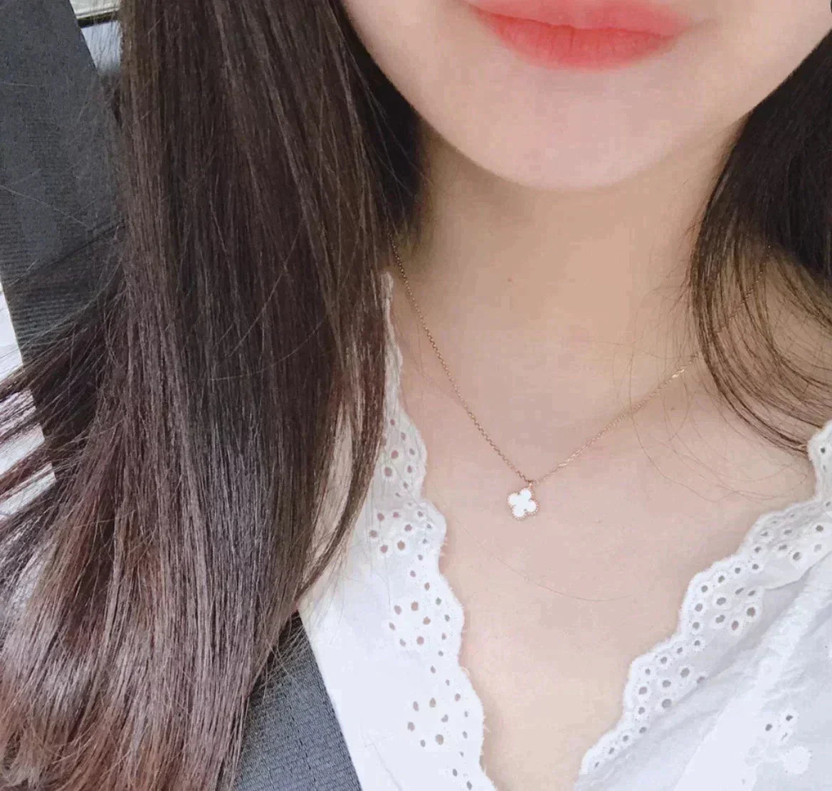 [AuraEcho Jewelry]CLOVER MINI 9.5MM WHITE MOTHER-OF-PEARL NECKLACE
