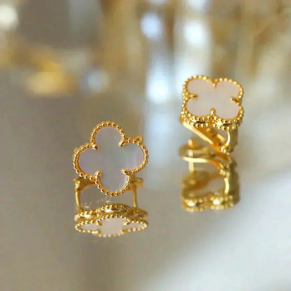 [AuraEcho Jewelry]CLOVER MEDIUM 1 MOTIFS  WHITE MOP STUD EARRINGS