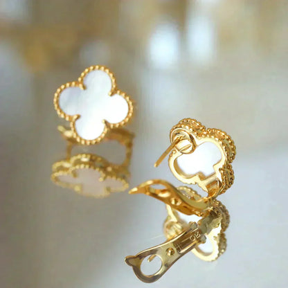 [AuraEcho Jewelry]CLOVER MEDIUM 1 MOTIFS  WHITE MOP STUD EARRINGS