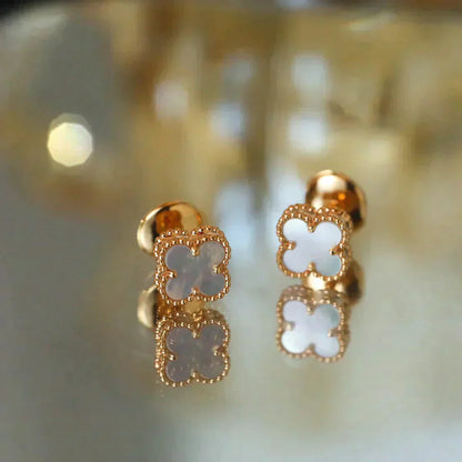 [AuraEcho Jewelry]CLOVER MINI 9.5MM WHITE MOP EARRINGS