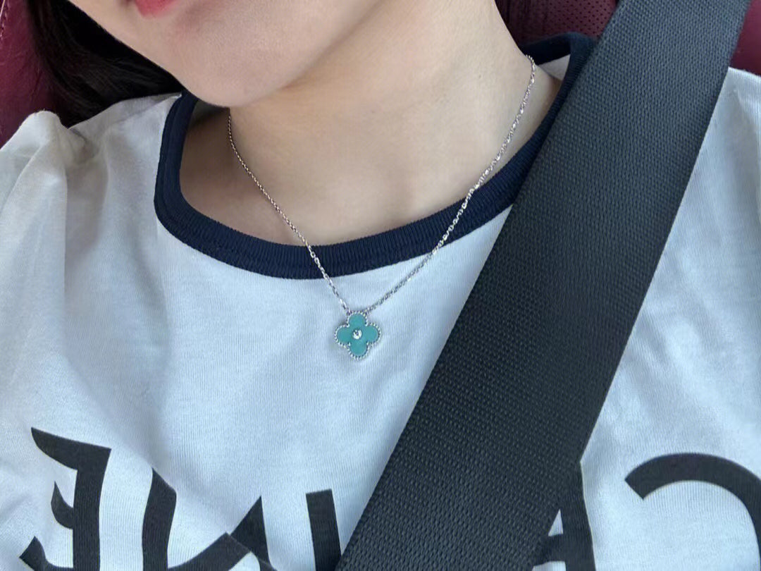 [AuraEcho Jewelry]CLOVER 1 DIAMOND LIGHT BLUE SILVER NECKLACE