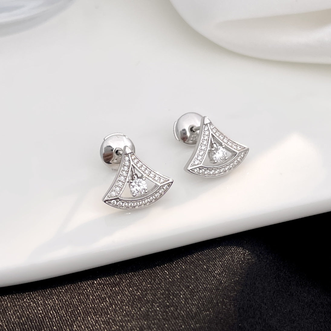 [AuraEcho Jewelry]DREAM MINI DIAMOND STUD EARRINGS