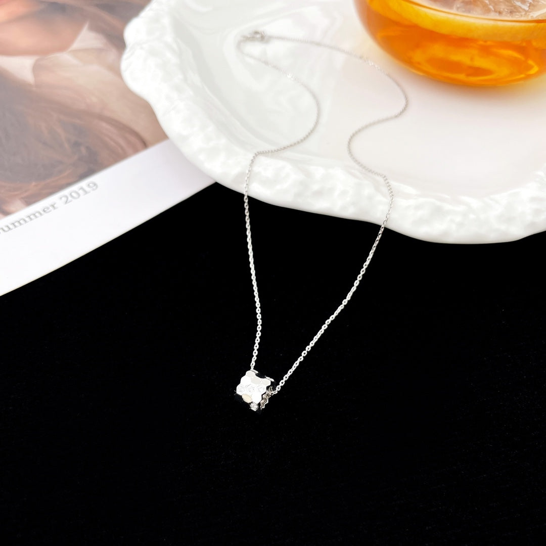 [AuraEcho Jewelry]BEE MINI PEDANT DIAMOND NECKLACE