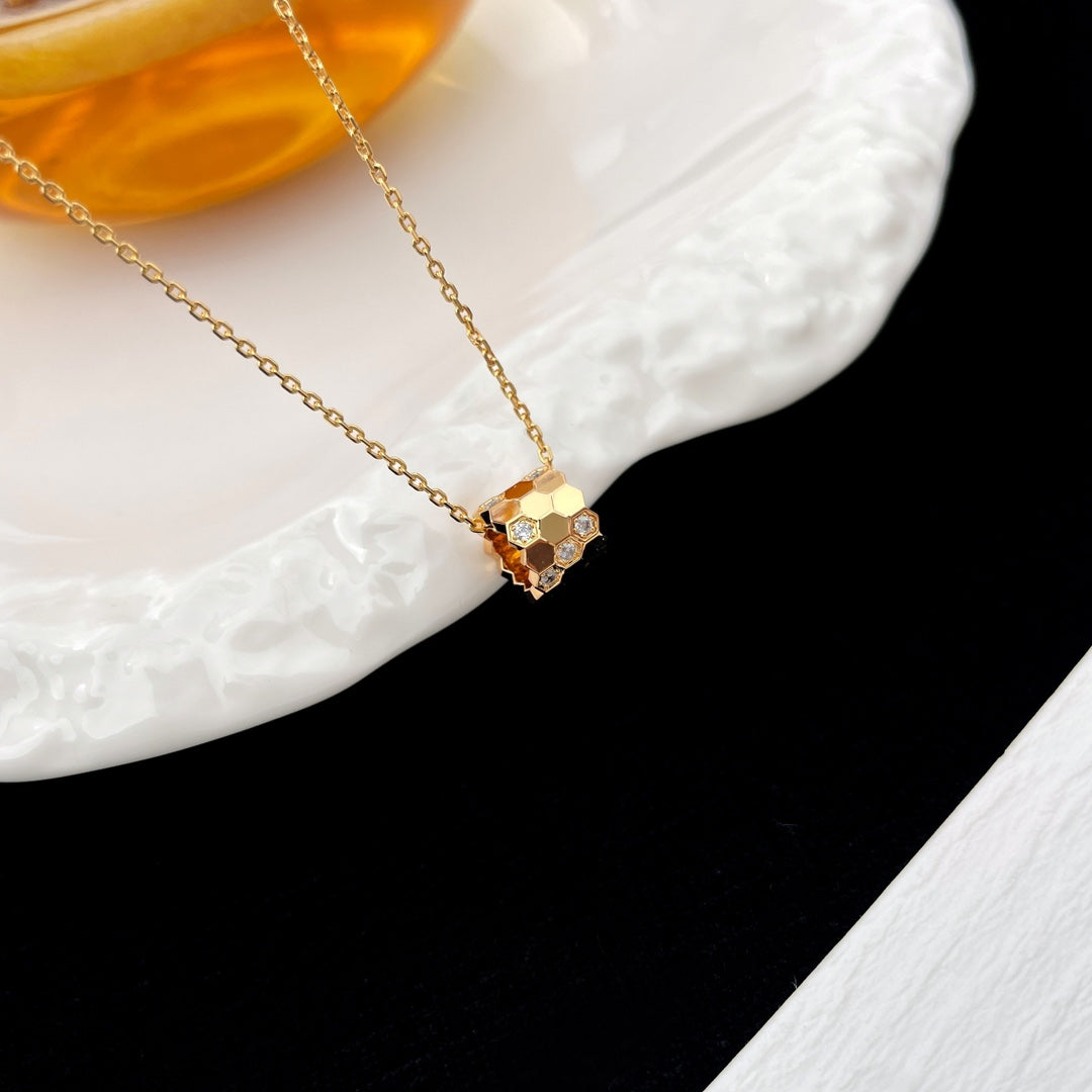 [AuraEcho Jewelry]BEE MINI PEDANT DIAMOND NECKLACE