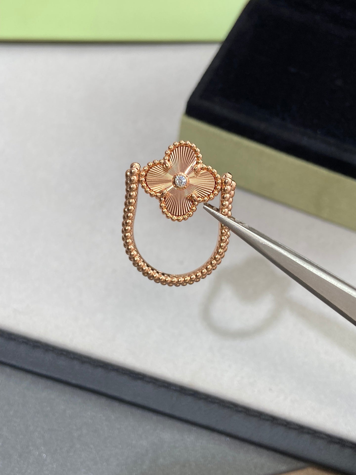 [AuraEcho Jewelry]CLOVER RIVERSIBLE ROSE GOLD RING