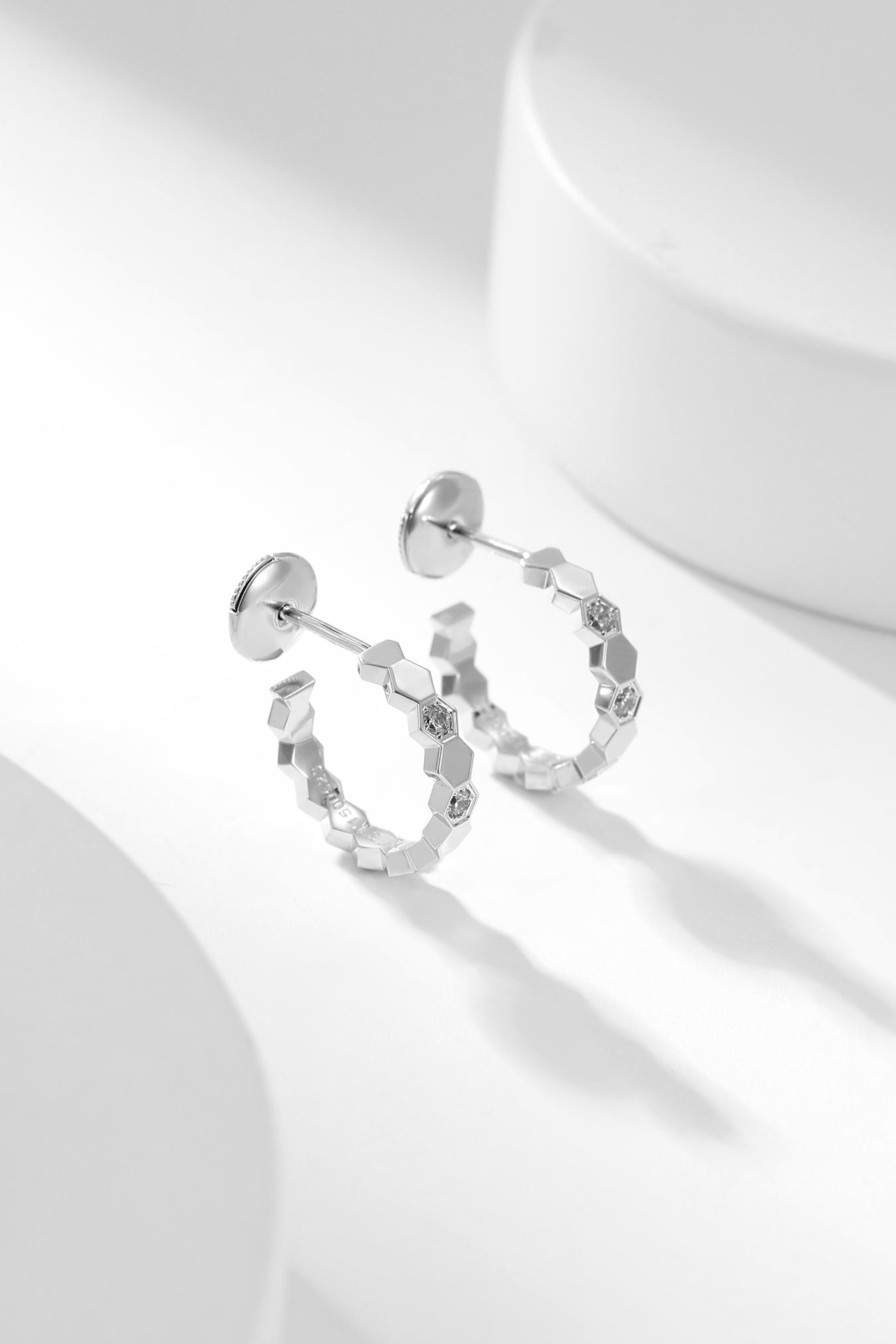 [AuraEcho Jewelry]BEE LOVE DIAMOND HOOP EARRINGS