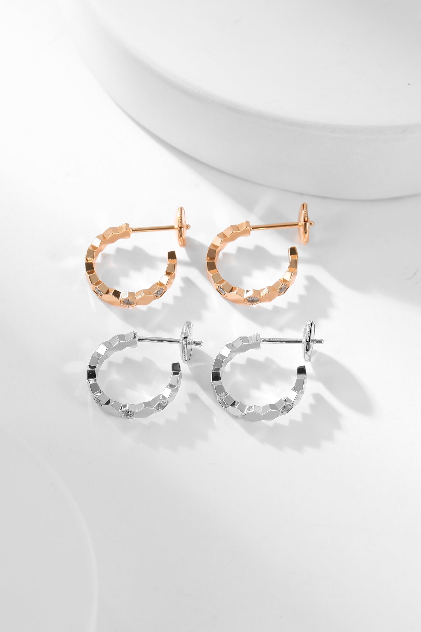 [AuraEcho Jewelry]BEE LOVE DIAMOND HOOP EARRINGS