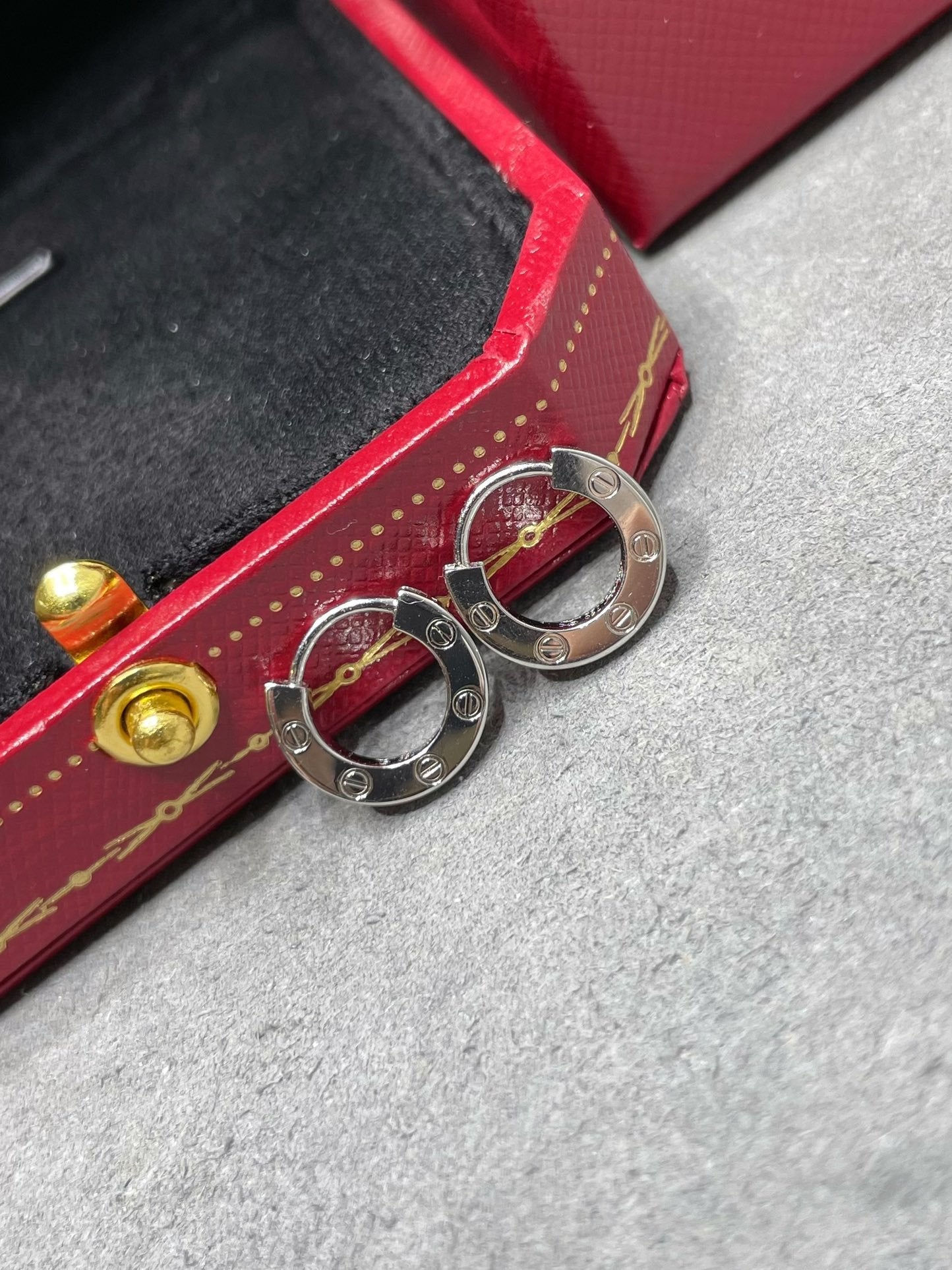 [AuraEcho Jewelry]LOVE MINI EARRINGS