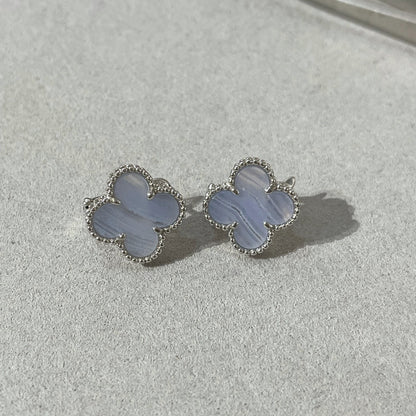 [AuraEcho Jewelry]CLOVER CHALCEDONY SILVER STUD EARRINGS