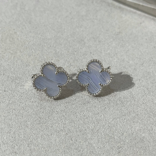 [AuraEcho Jewelry]CLOVER CHALCEDONY SILVER STUD EARRINGS